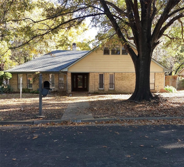 view of front of property