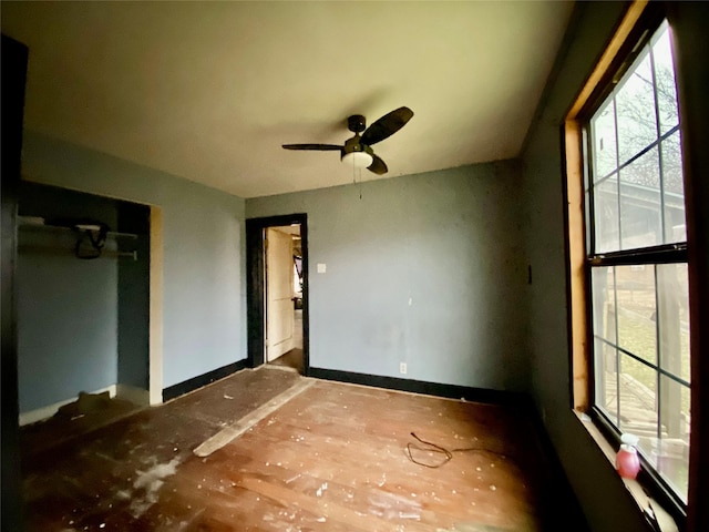 empty room featuring ceiling fan