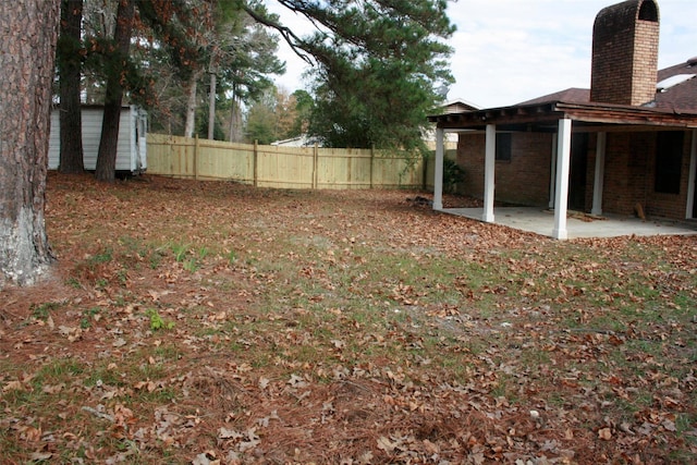 view of yard with a patio