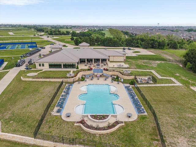 view of swimming pool