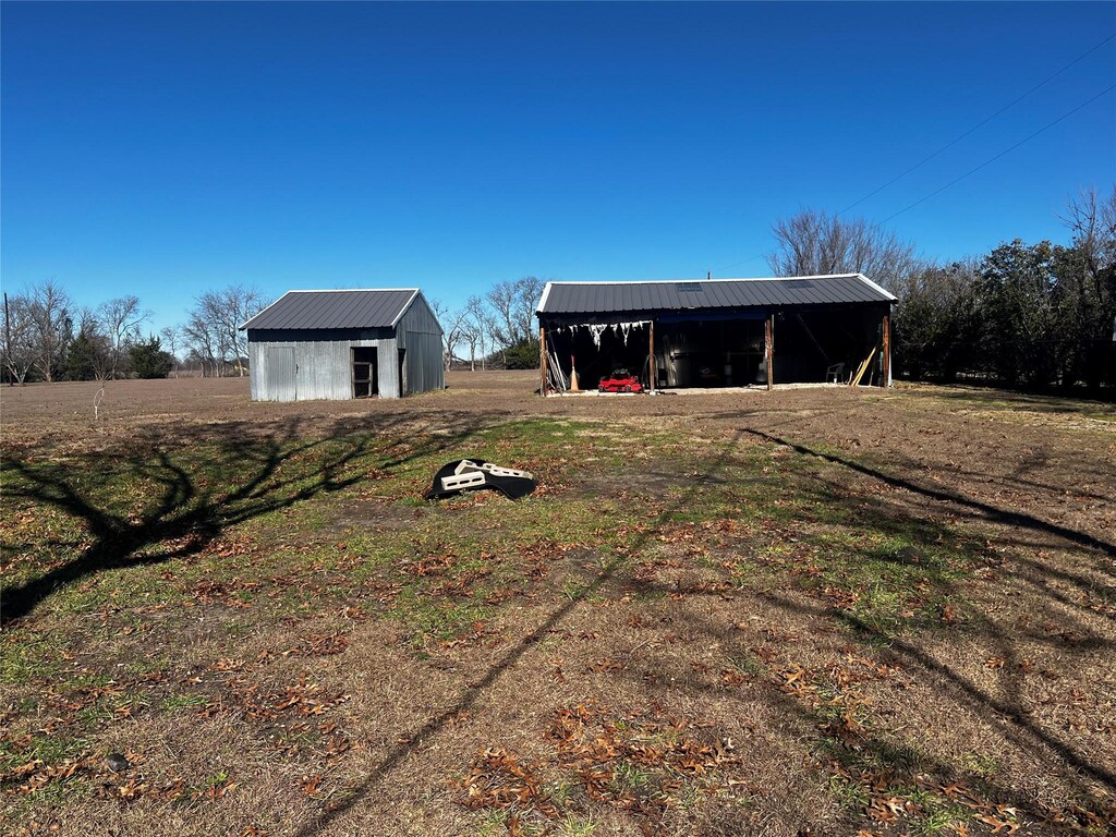 exterior space featuring a rural view