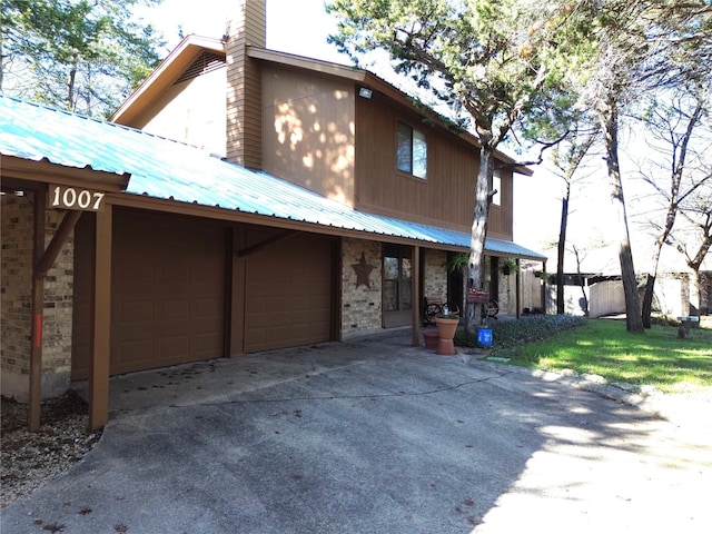 view of front facade featuring a garage