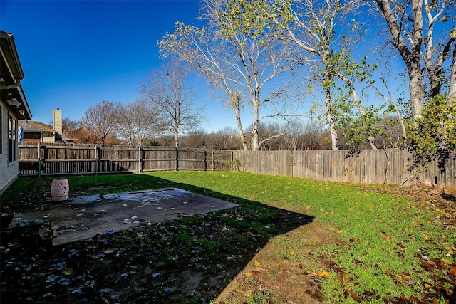 view of yard with a patio