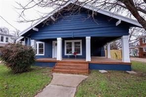 bungalow featuring covered porch