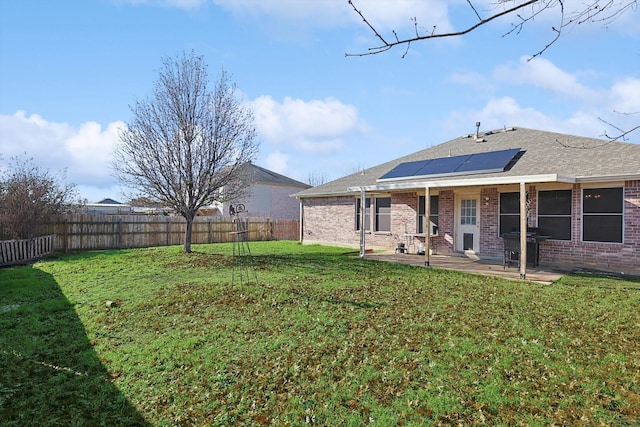 view of yard featuring a patio