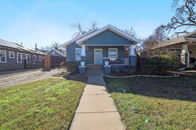 entrance to property with ceiling fan