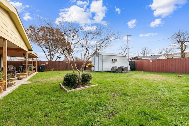 view of yard featuring a shed