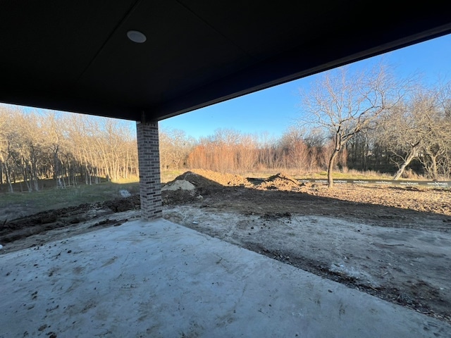 view of yard with a patio area