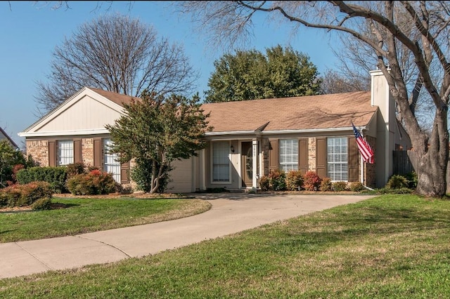 ranch-style house featuring a front lawn