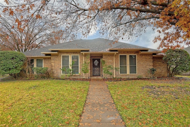 view of front of house with a front yard