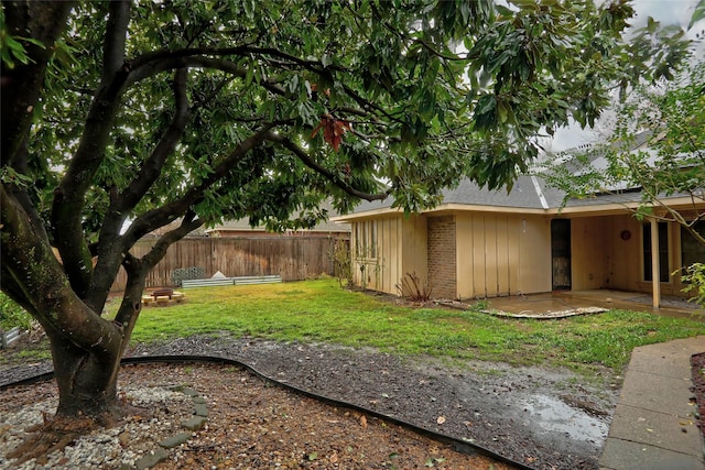 view of yard with a patio area