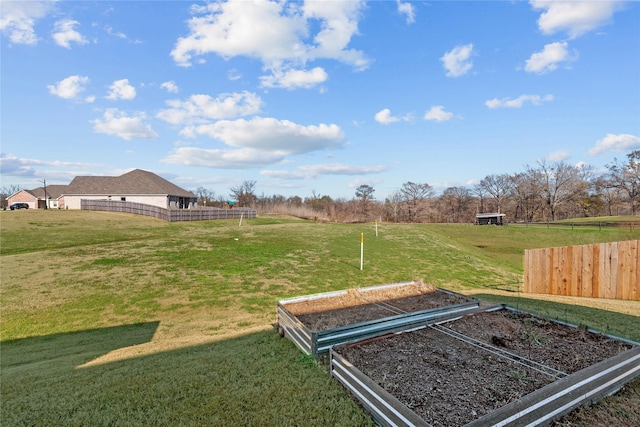 view of yard featuring a rural view