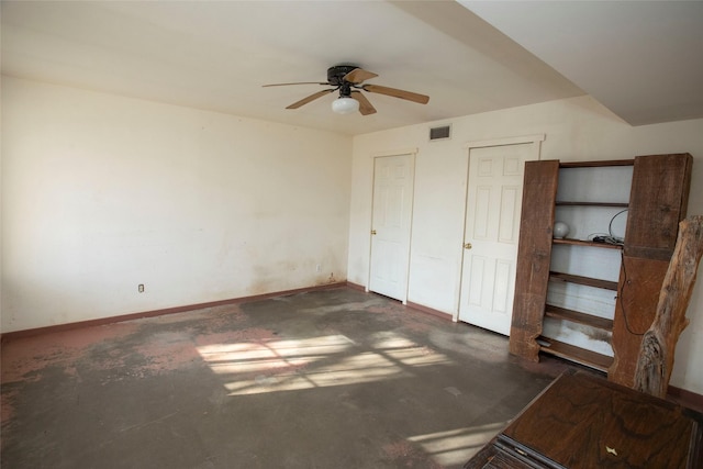 unfurnished bedroom featuring ceiling fan