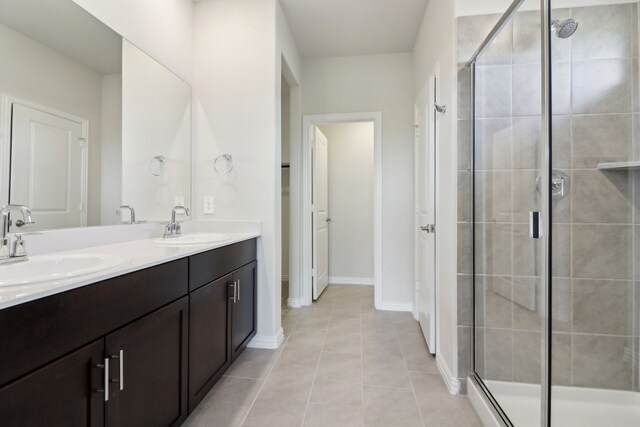 carpeted empty room featuring lofted ceiling and ceiling fan