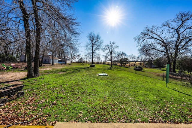 view of yard featuring a rural view