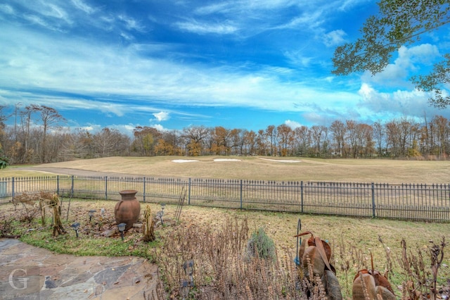 view of yard featuring a rural view