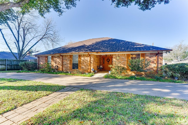 view of front of house with a front lawn