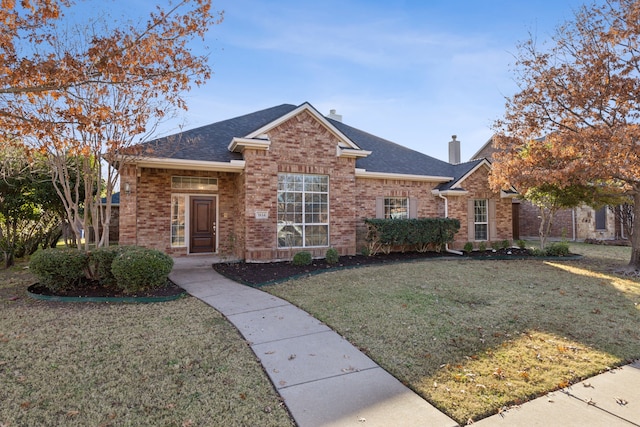 view of front of house featuring a front yard