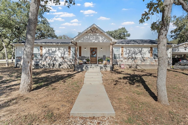 view of front facade featuring a porch