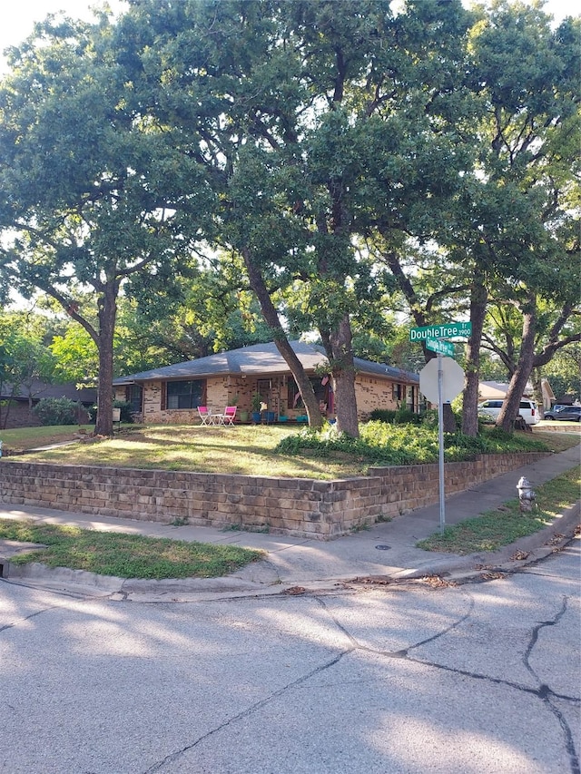 view of front of property