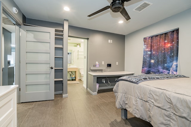 bedroom with ceiling fan