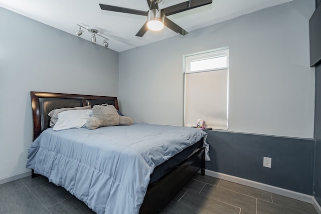 bedroom with ceiling fan