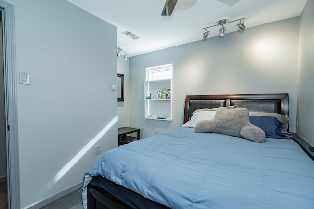 bedroom featuring ceiling fan