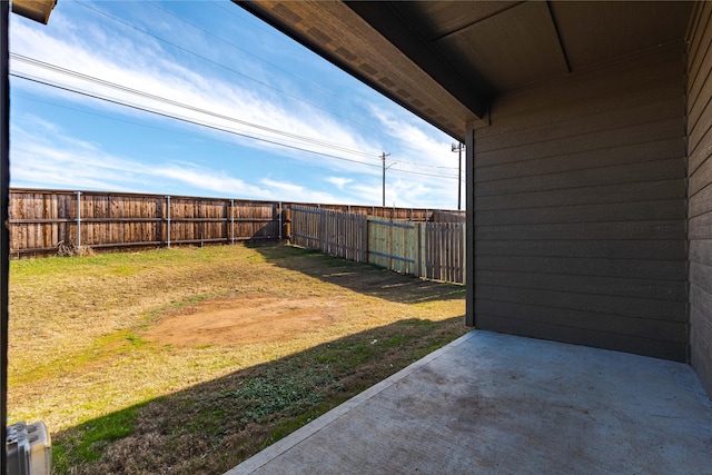 view of yard with a patio area