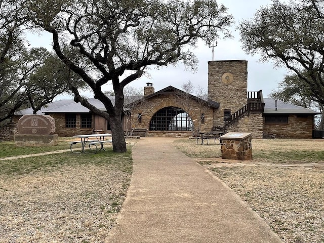 view of front facade