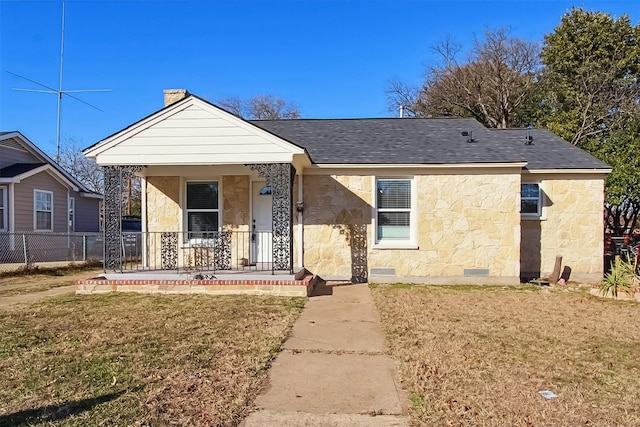 view of front of house featuring a porch and a front yard