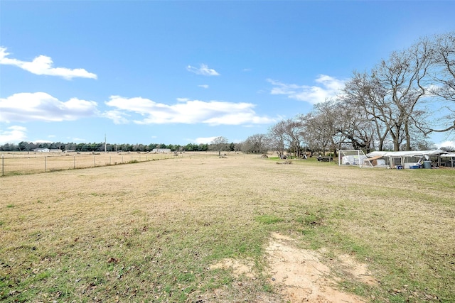 view of yard featuring a rural view