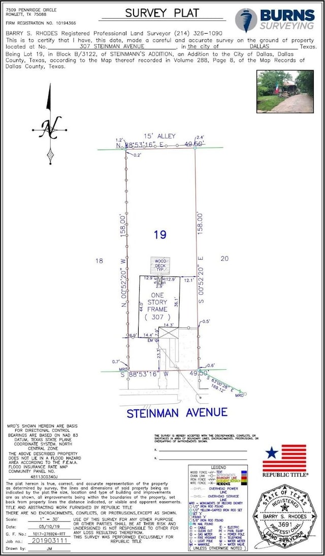 Listing photo 3 for 305,307,313 Steinman Avenue, Dallas TX 75203