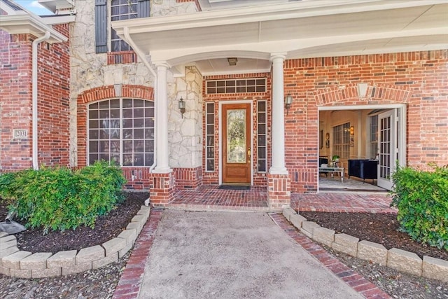 view of front of home featuring covered porch and a front lawn