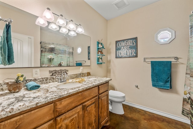 bathroom with a shower with shower curtain, vanity, and toilet