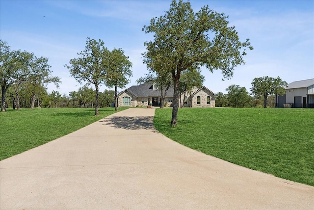 view of front of property with a front yard