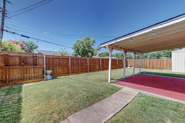 view of yard featuring a patio