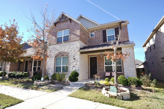 craftsman house featuring a front yard