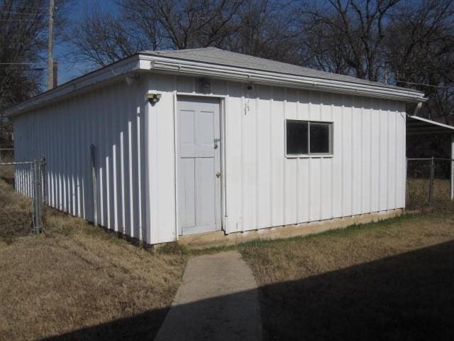 view of outbuilding