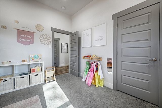 recreation room featuring carpet floors