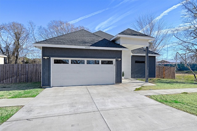 view of front of house featuring a front yard