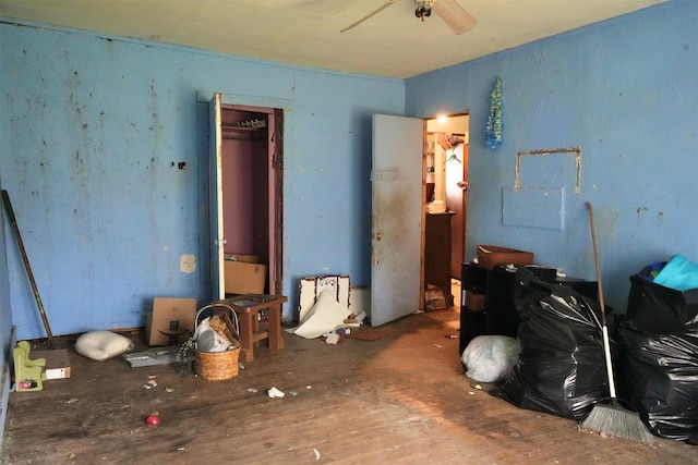 bedroom featuring ceiling fan