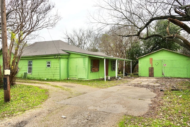 view of home's exterior