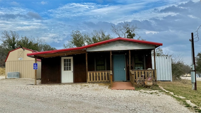 view of front facade with a porch