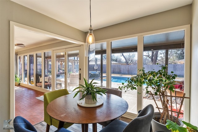 dining room with ceiling fan