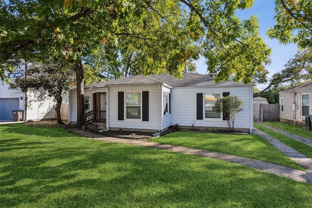 view of front facade with a front yard