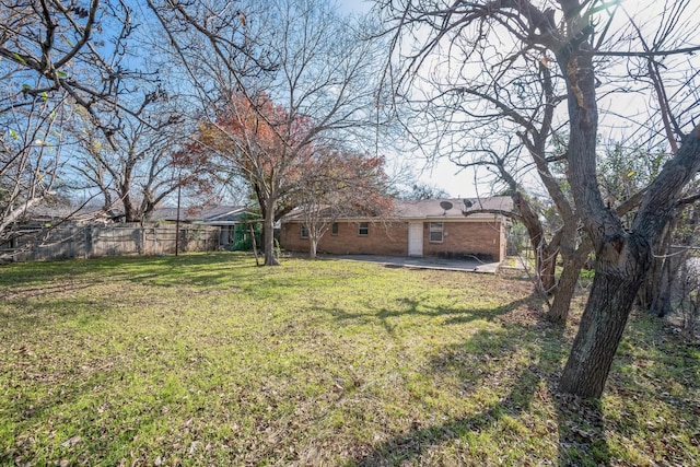 view of yard with a patio