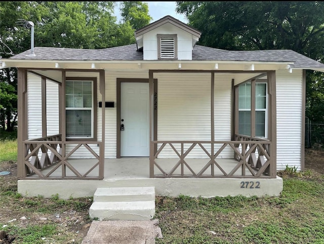 view of front of house with covered porch