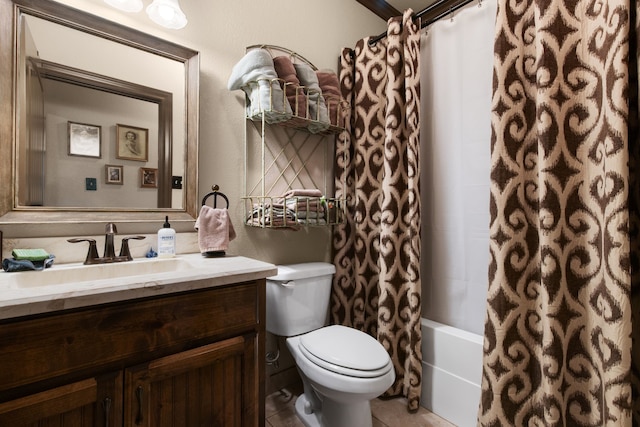 full bathroom featuring toilet, vanity, and shower / bath combo