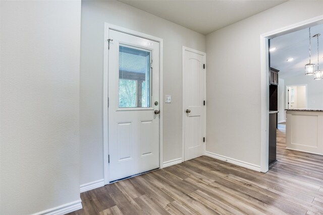 bedroom featuring a textured ceiling, carpet floors, and ceiling fan