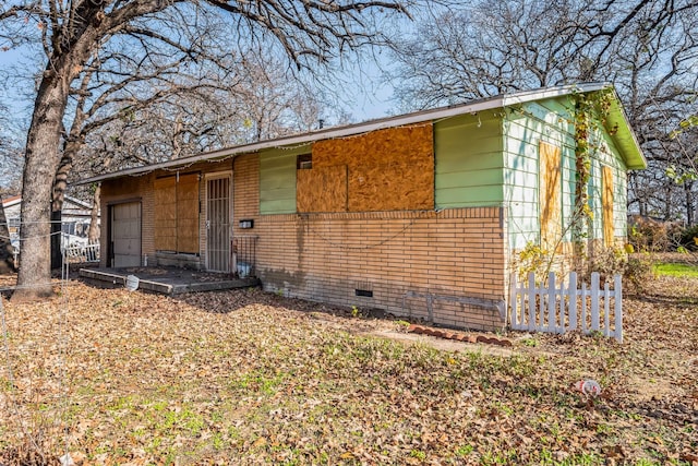 view of front facade with a garage